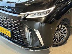 Lexus LM 2023 500h Six-Seat Premium Edition - ფოტო 5