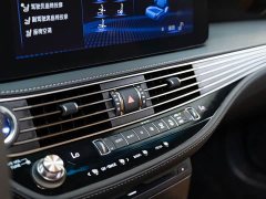 Lexus LS 500h Luxury - ფოტო 17
