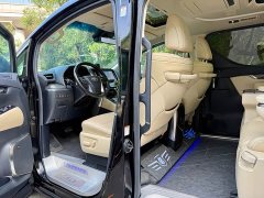 Toyota Alphard Hybrid 2.5L Premium Edition - ფოტო 11