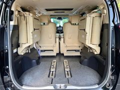 Toyota Alphard Hybrid 2.5L Premium Edition - ფოტო 9