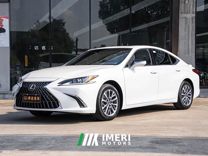 Lexus ES 2022 300h Excellence Edition - ავტომობილი ჩინეთიდან