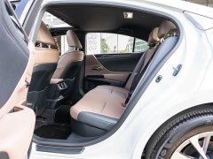 Lexus ES 2022 300h Excellence Edition - ფოტო 10