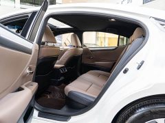 Lexus ES 300h Premium Edition - ფოტო 10