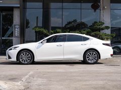 Lexus ES 300h Premium Edition - ფოტო 4