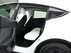 Tesla Model Y Long Range All-Wheel Drive - ფოტო 13