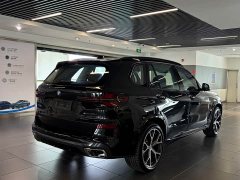 BMW X5 Facelift xDrive 30Li M Sport Exclusive Night Edition Package - ფოტო 5