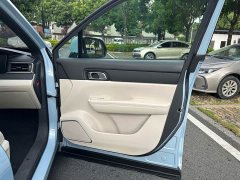 Li Auto ONE Extended Range 6-Seater - ფოტო 15