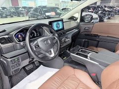 Honda Odyssey 2.0L e:HEV Sharp Prestige Edition - ფოტო 5