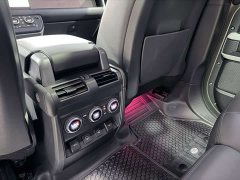 Land Rover Defender 110 P400 Dark Edition - ფოტო 10