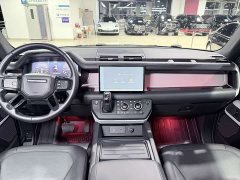 Land Rover Defender 110 P400 Dark Edition - ფოტო 12