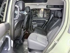 Land Rover Defender 110 P400 Dark Edition - ფოტო 9