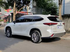 Toyota Highlander Hybrid 2.5L AWD Premium 7-Seater - ფოტო 4