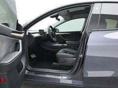 Tesla Model Y Long Range All-Wheel Drive - ფოტო 12