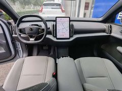 Volvo EX30 2025 Rear-Wheel Drive Extended Range Ultra - ფოტო 11