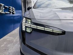 Volvo EX30 2025 Rear-Wheel Drive Extended Range Ultra - ფოტო 3