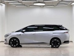XPeng X9 640 AWD High Performance Max - ფოტო 7
