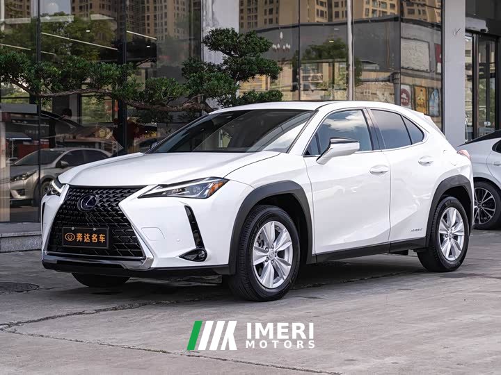 Lexus UX 260h Explorer Fun Edition