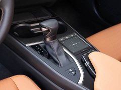 Lexus UX 2020 260h Explorer Fun Edition - ფოტო 15