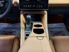Toyota Avalon 2024 Hybrid 2.0L Luxury - ფოტო 9