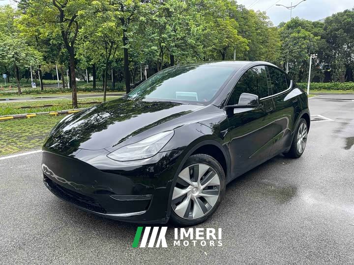 Tesla Model Y Long Range All-Wheel Drive