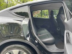 Tesla Model Y Long Range All-Wheel Drive - ფოტო 10