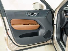 Volvo XC60 B5 AWD Smart Remote Luxury Edition - ფოტო 16