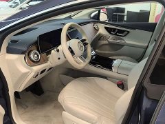 Mercedes-Benz EQE 500 4MATIC Luxury - ფოტო 8