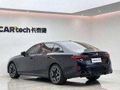 BMW 5 Series 530Li Luxury M Sport Package - ფოტო 3