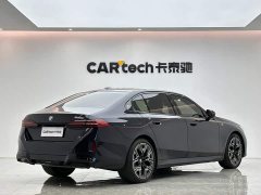 BMW 5 Series 530Li Luxury M Sport Package - ფოტო 5
