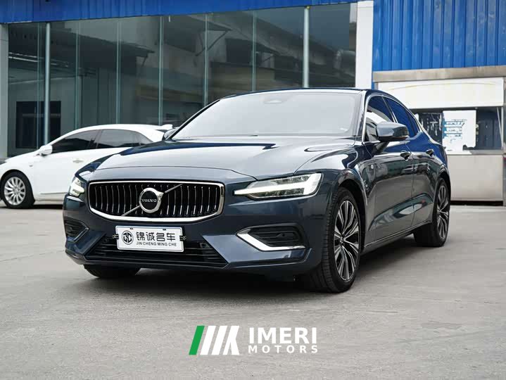 Volvo S60 B4 Smart Luxury Edition - ავტომობილი ჩინეთიდან