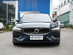 Volvo S60 B4 Smart Luxury Edition - ფოტო 2