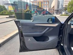 Tesla Model Y Rear-Wheel Drive - ფოტო 4