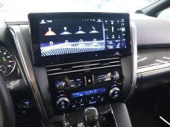 Toyota Vellfire Crown Hybrid 2.5L HV Premium Edition - фото 16