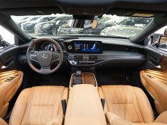 Lexus LS 500h Premier - ფოტო 13