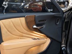 Lexus LS 500h Premier - ფოტო 18