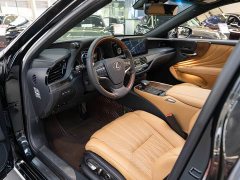 Lexus LS 500h Premier - ფოტო 9