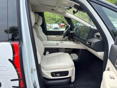 Li Auto MEGA 2025 Home Family Edition - ფოტო 17