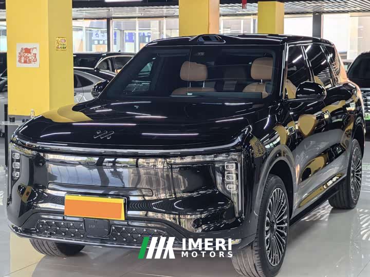 IM Motors Zhiji LS8 66 Ultra Tech Flagship 5-Seater