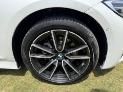 BMW 3 Series 325Li M Sport Package - ფოტო 17
