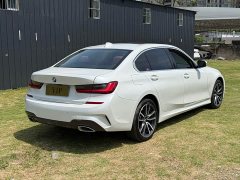 BMW 3 Series 325Li M Sport Package - ფოტო 4