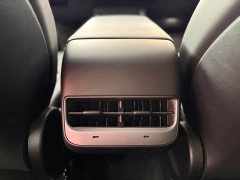 Tesla Model Y Rear-Wheel Drive - ფოტო 12