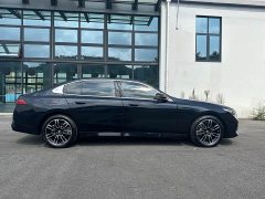 BMW 5 Series 530Li Premier M Sport Package - ფოტო 11