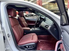 BMW 5 Series 530Li Luxury M Sport Package - ფოტო 5