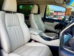 Toyota Alphard Hybrid 2.5L Premium Edition - ფოტო 17