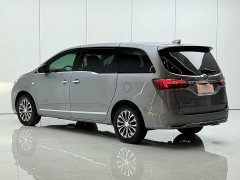 Buick GL8 Land Executive Cabin 652T Luxury - ფოტო 12