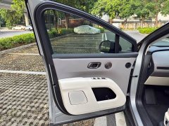 Li Auto i8 Standard Edition - ფოტო 12