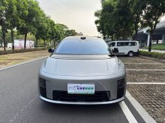 Li Auto i8 Standard Edition - ფოტო 2