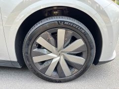 Li Auto i8 Standard Edition - ფოტო 9