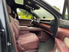NIO ES8 2026 Six-Seat Executive Signature Edition - ფოტო 13