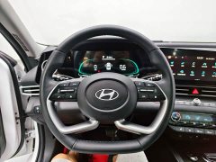 Hyundai Elantra 1.5L CVT Luxury - ფოტო 14